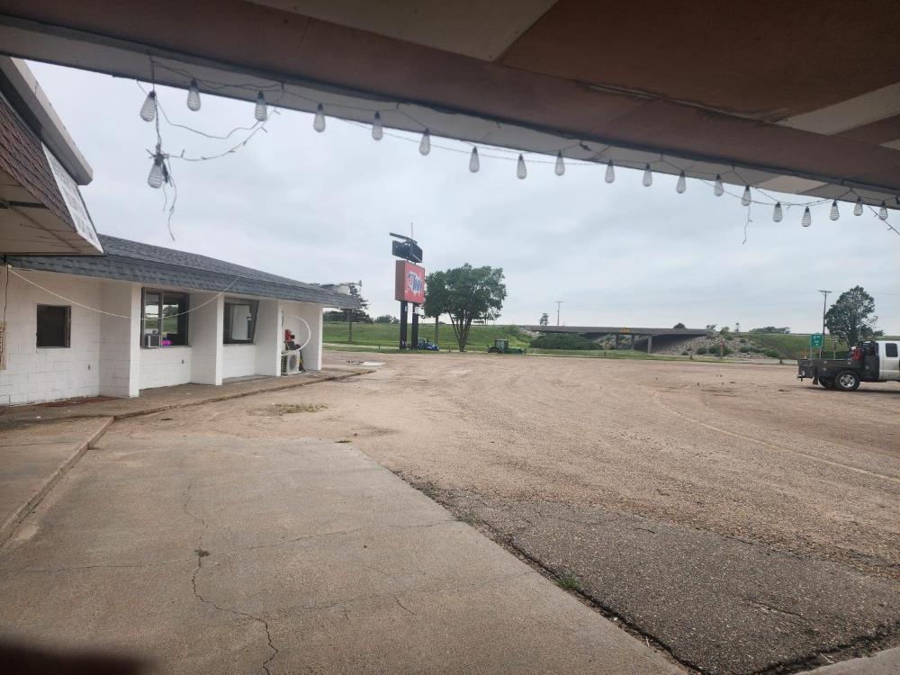 First Inn By OYO Quinter Hwy 70